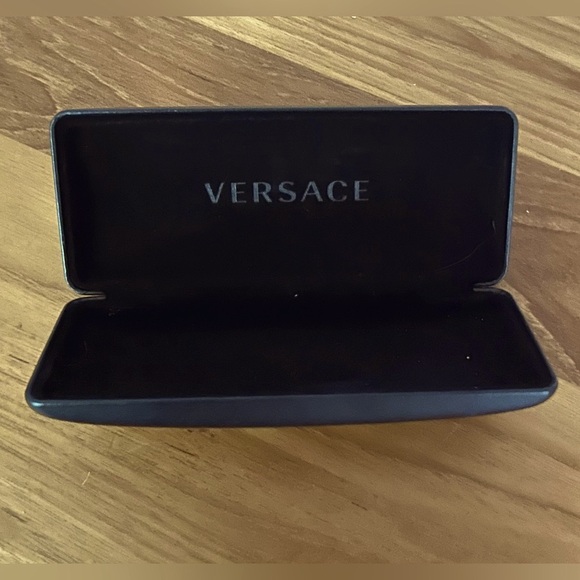 Versace glasses case - Picture 2 of 2